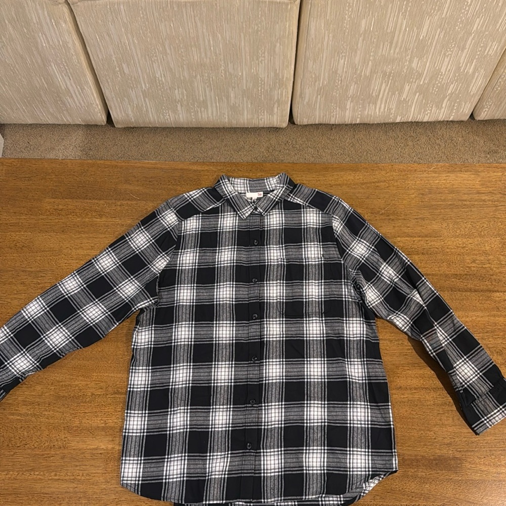 Women’s extra large SO button down shirt